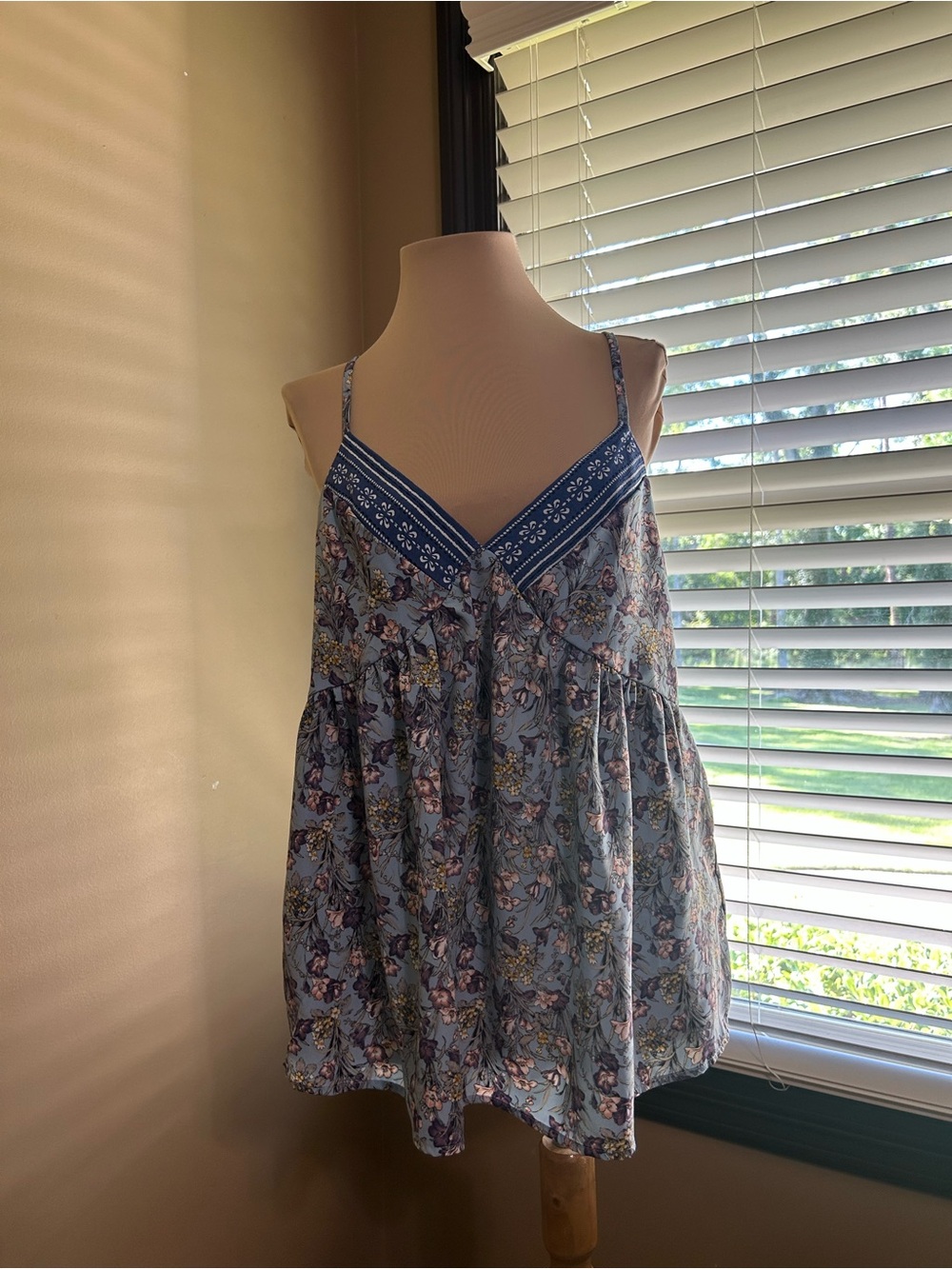 Ces Femme Blue Floral Spaghetti-Strap Camisole